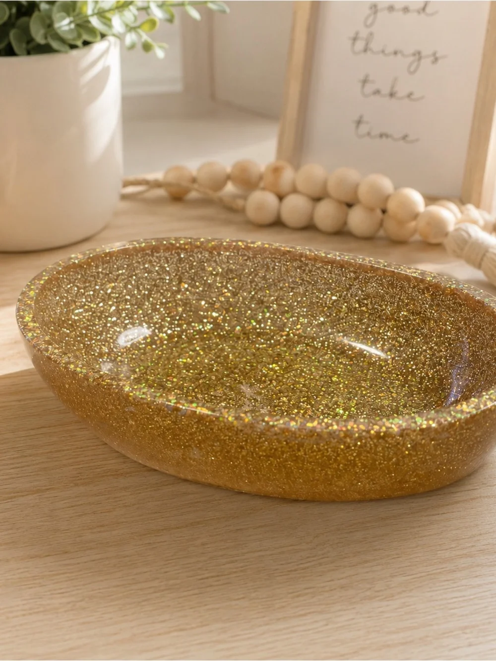 Sparkle Oval Soap Dish with Cream Floral Soaps, Catchall trinket tray